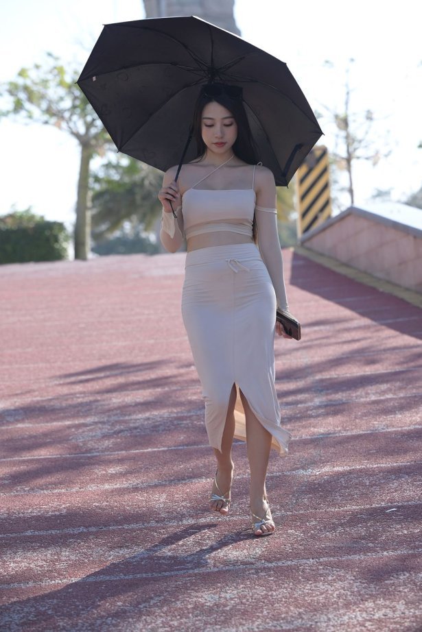 精选街拍作品 NO.2551 不吃鸡蛋街拍作品 - 你是晚来风[1040P/1.41GB]-萌图网