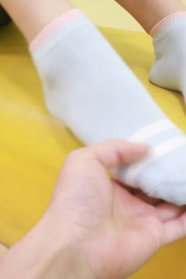 [誉铭传媒]袜足摄影 2019年 第一期挠脚作品[1V/526MB]-萌图网