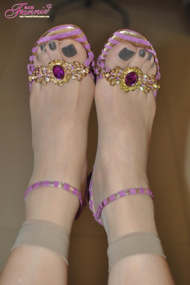 Fannie芬妮每足园 No.321 墨色迷离高跟丝族1 [66P/169MB]-萌图网