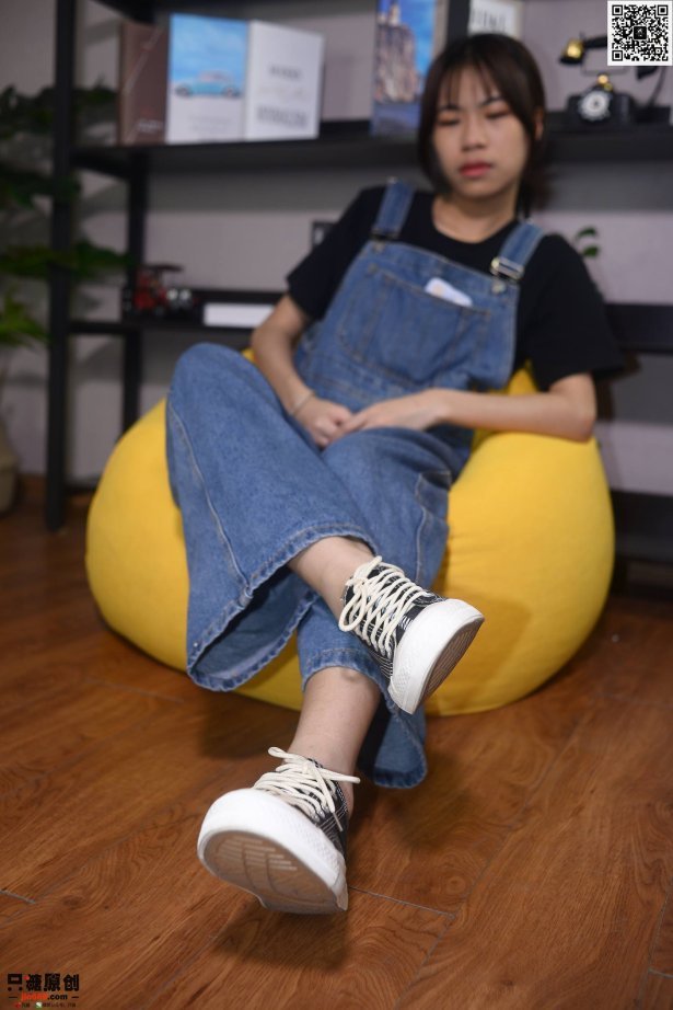 只糖棉袜 NO.413 懒懒 – 满心欢喜 [176P/1V/1.54G]-萌图网