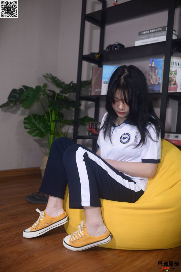 只糖棉袜 NO.332 小奕 – 四分春风 [69P/407MB]-萌图网