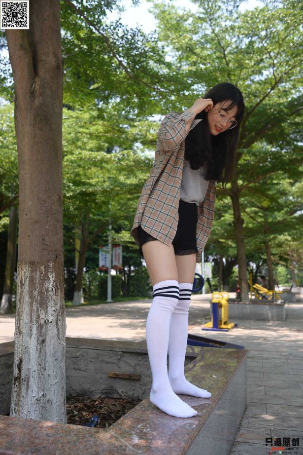 只糖棉袜 NO.374 潘潘 – 风和日暖 [82P/345MB]-萌图网