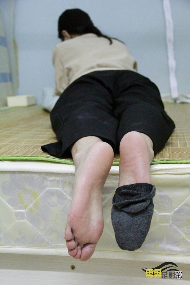 鱼鱼足影@023-第23期：文文护士[49P/311MB]-萌图网