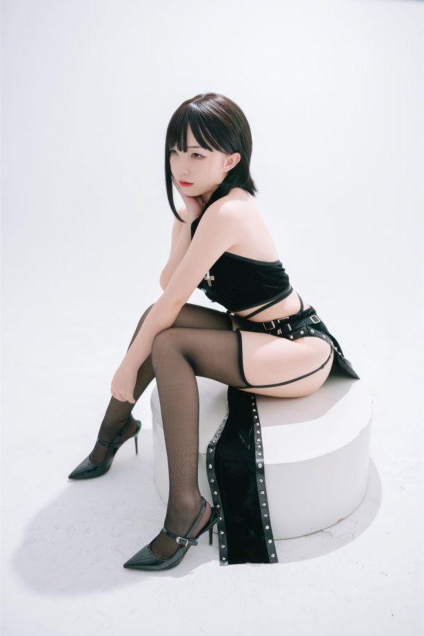 花铃 – 吊带袜修女[71P/399MB]-萌图网