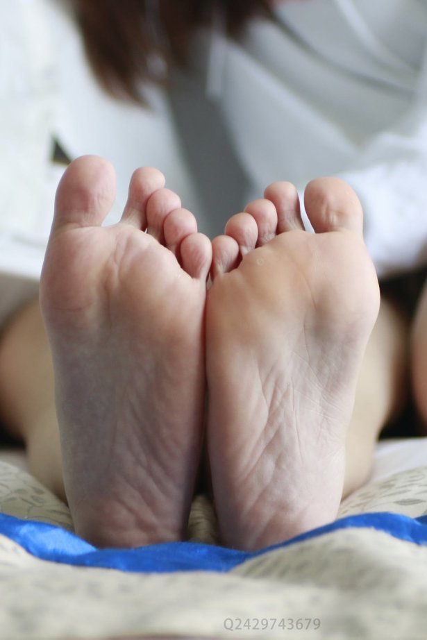 鱼鱼足影@080-第80期：双胞胎姐妹[74P/695MB]-萌图网