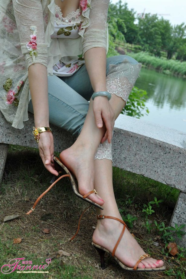 Fannie芬妮每足园 No.499 夏日 阳光 细雨和微风2[56P/150MB]-萌图网