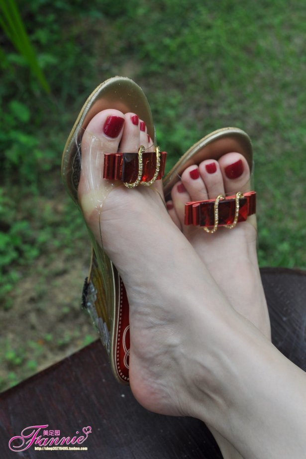 Fannie芬妮每足园 No.488 夏日的天堂 裸足凉拖3[57P/145MB]-萌图网