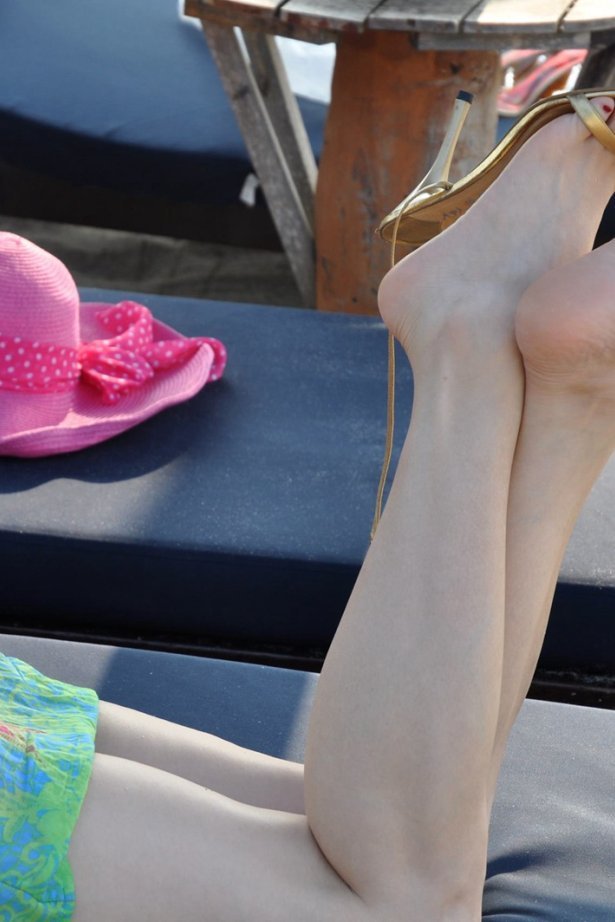 Fannie芬妮每足园 No.484 夏日的天堂 户外篇 金色旋律1[64P/157MB]-萌图网