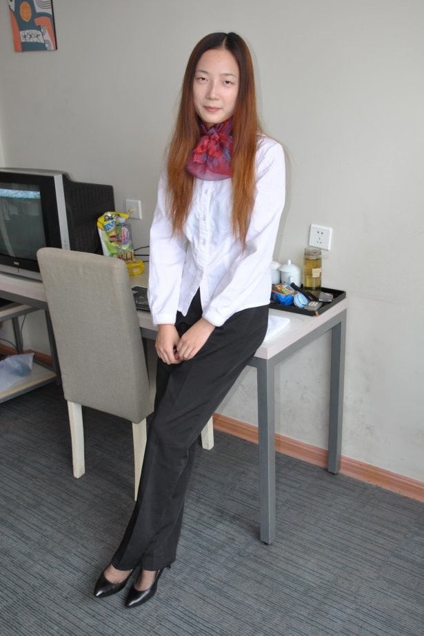 自由摄影 No.263 职业范的女青年 [38P/81MB]-萌图网