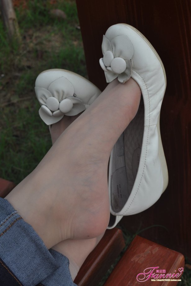 Fannie芬妮每足园 No.516 行在深秋 丝族3[47P/108MB]-萌图网