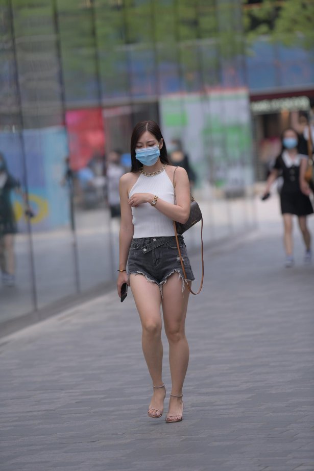 精选街拍作品 NO.3960 温婉牛仔短裤[68P/111MB]-萌图网