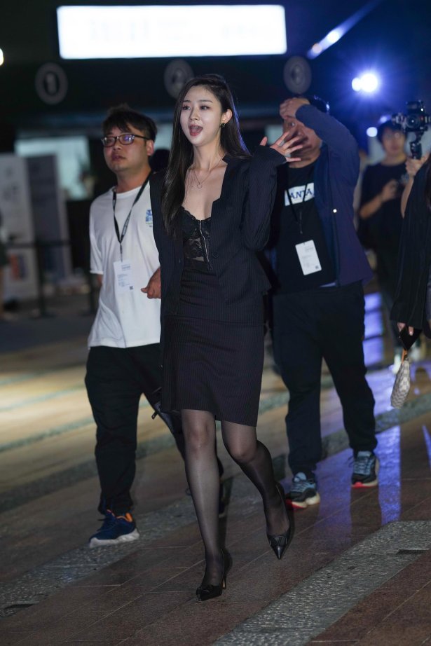 精选街拍作品 NO.3946 魅力通勤风[124P/547MB]-萌图网