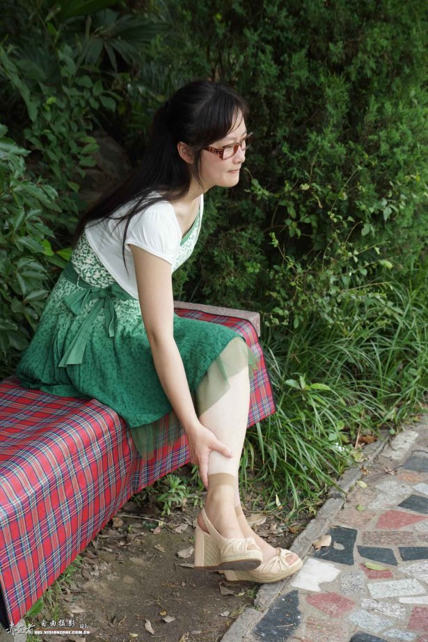 自由摄影 No.305 新模小青 韩国MM喜欢的水晶丝袜在她的脚上格外耀眼 [92P/177MB]-萌图网