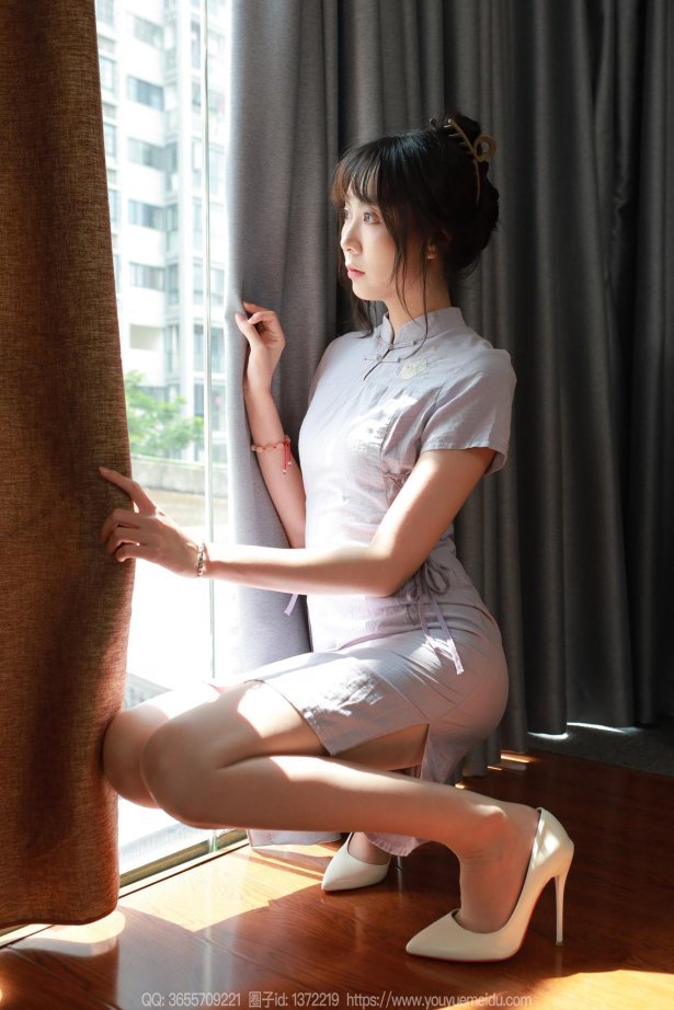 [IESS异思趣向] 2024.09.30 丝享家1859：团团《素色旗袍 》[90P/88MB]-萌图网