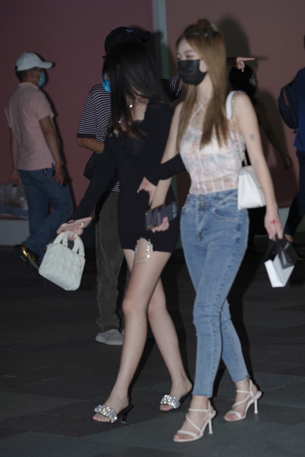 精选街拍作品 NO.4295 不同风格的搭配[113P/377MB]-萌图网