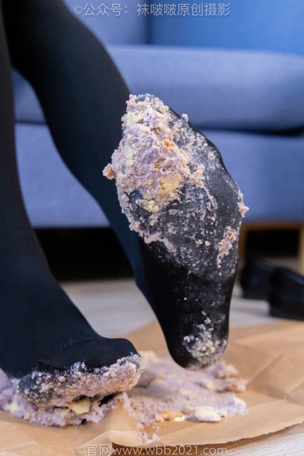 [BoBoSocks袜啵啵]NO.430 奶油-平底鞋、厚黑丝、丝袜踩奶油小蛋糕剧情[146P/1V/8.22GB]-萌图网