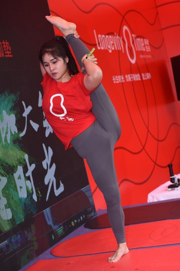 精选街拍作品 NO.4478 高难度瑜伽[35P/83MB]-萌图网