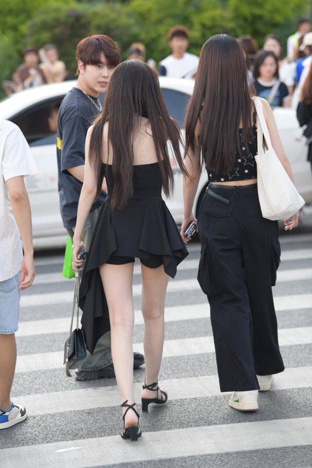 精选街拍作品 NO.4374 美丽女神气质[56P/135MB]-萌图网