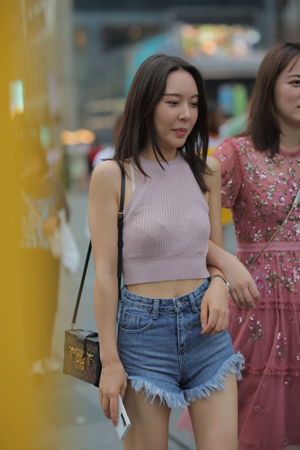 精选街拍作品 NO.4808 牛仔短裤美女[15P/22MB]-萌图网