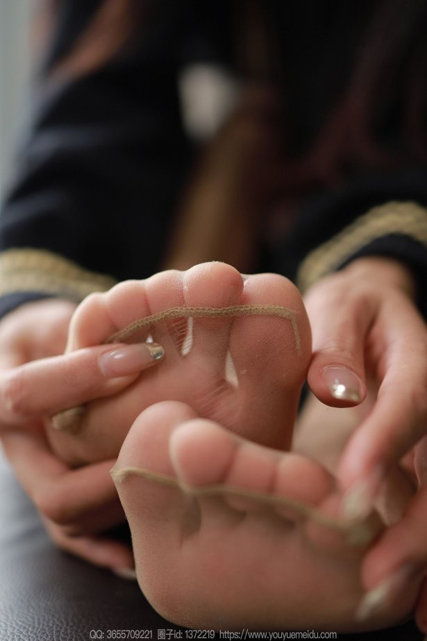 [IESS异思趣向] 2025.01.06 丝享家1943：兔兔《白色靴子（下）》[86P/93MB]-萌图网