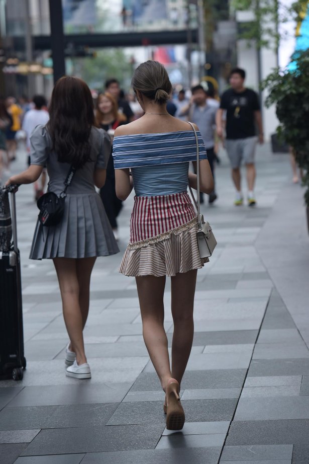 精选街拍作品 NO.4960 荷叶边拼接裙[65P/123MB]-萌图网