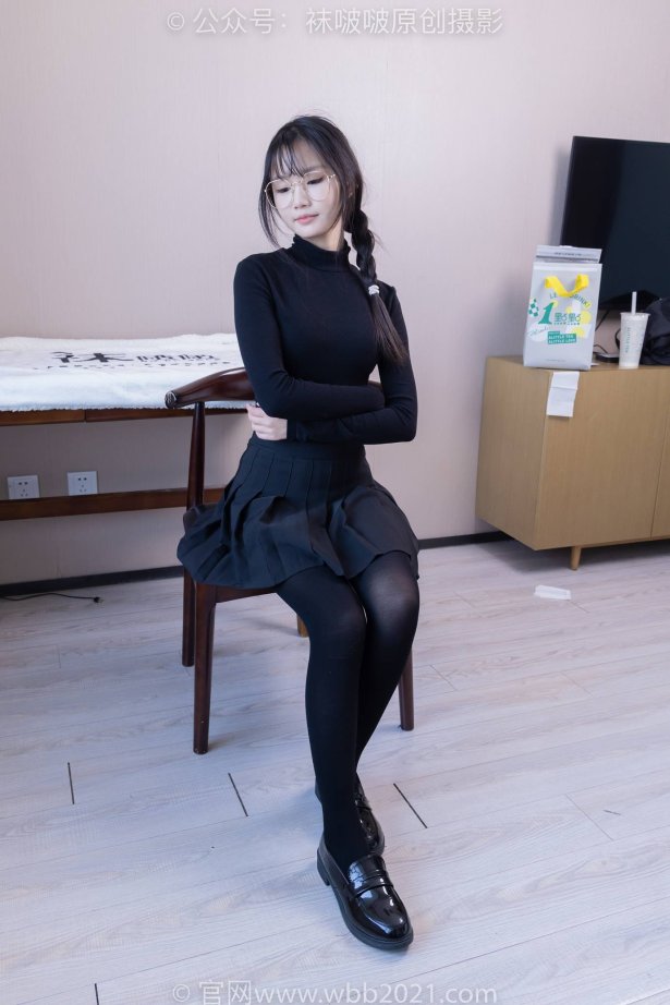 [BoBoSocks袜啵啵]NO.523 甜甜圈-皮鞋、厚黑丝[145P/1V/6.12GB]-萌图网