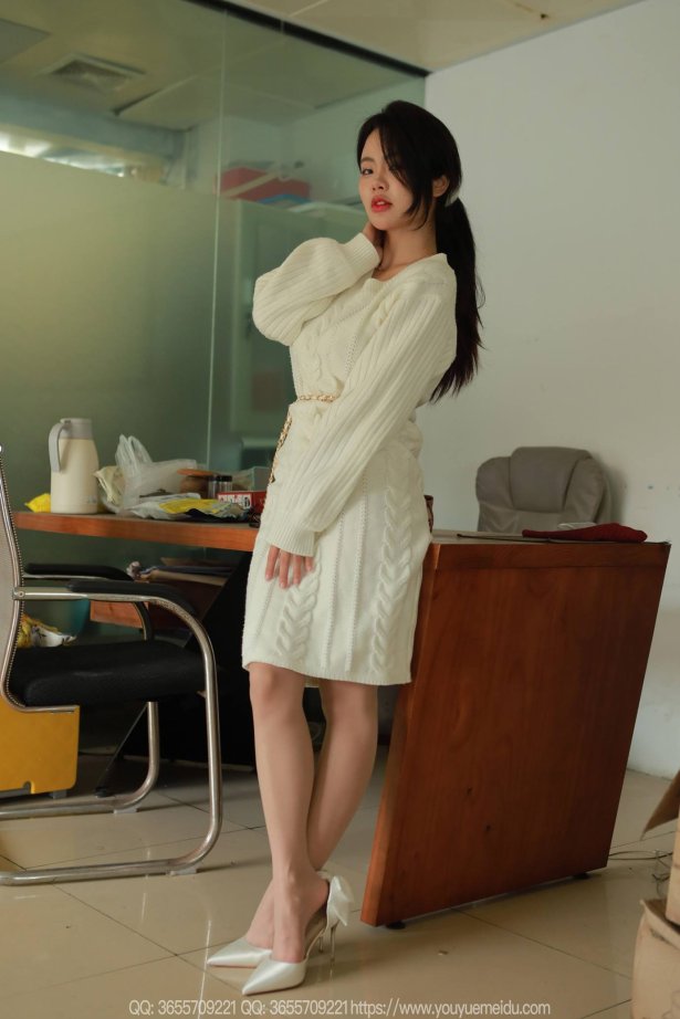 [IESS异思趣向] 2025.03.10 丝享家1997：兔兔《高开衩包臀裙》[88P/74MB]-萌图网