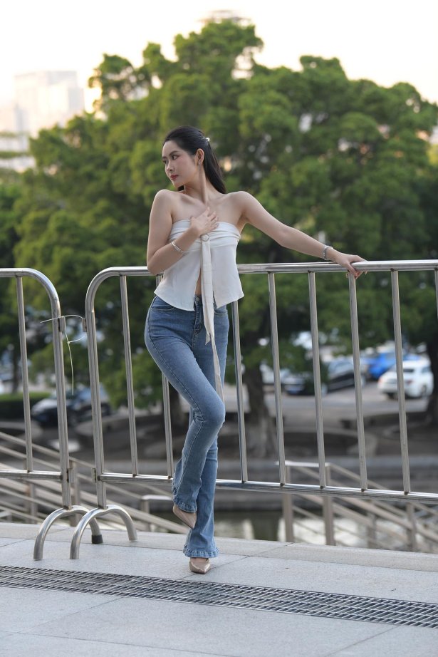 精选街拍作品 NO.5422 牛仔裤高挑靓丽[89P/219MB]-萌图网