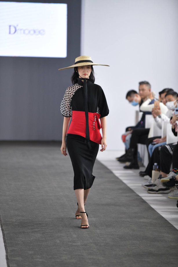 精选街拍作品 NO.5327 时装发布会[244P/859MB]-萌图网