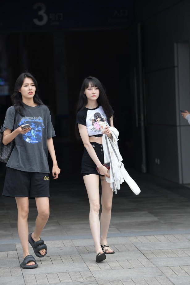 精选街拍作品 NO.5433 简单好看的青春[46P/103MB]-萌图网