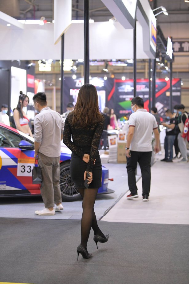 精选街拍作品 NO.5308 知性迷人黑裙[100P/289MB]-萌图网