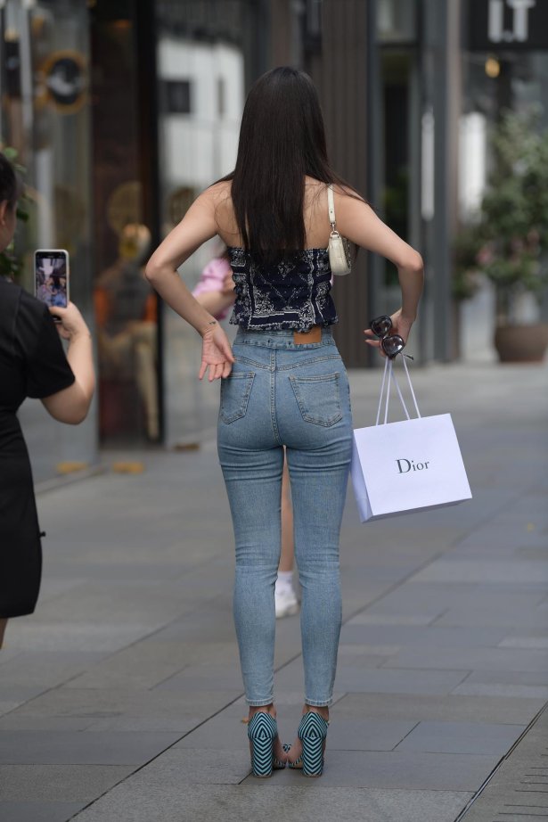 精选街拍作品 NO.5406 帅气飒爽牛仔女郎[153P/287MB]-萌图网