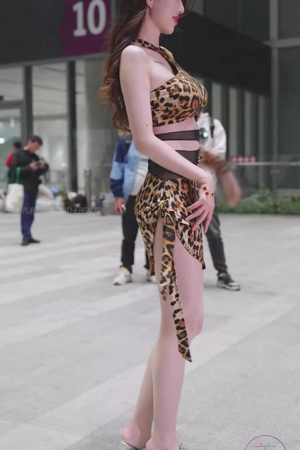 NO.1049 2024 深圳改装车展 Auto Salon 车模抖音网红随拍 61[1V/529MB]-萌图网